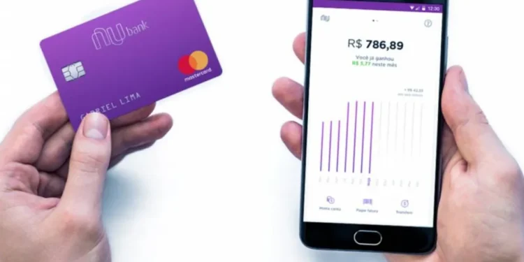 Consigo sacar dinheiro em espécie direto da conta Nubank?