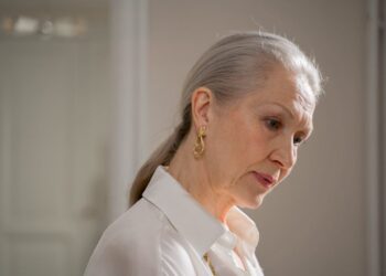 Cabelos brancos antes dos 70 anos avisam que o corpo está lutando contra o câncer, revela pesquisa