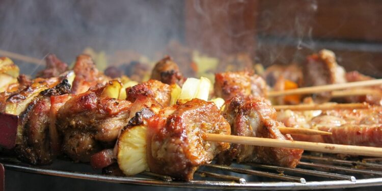 Anvisa suspende venda de item considerado obrigatório no churrasco dos brasileiros