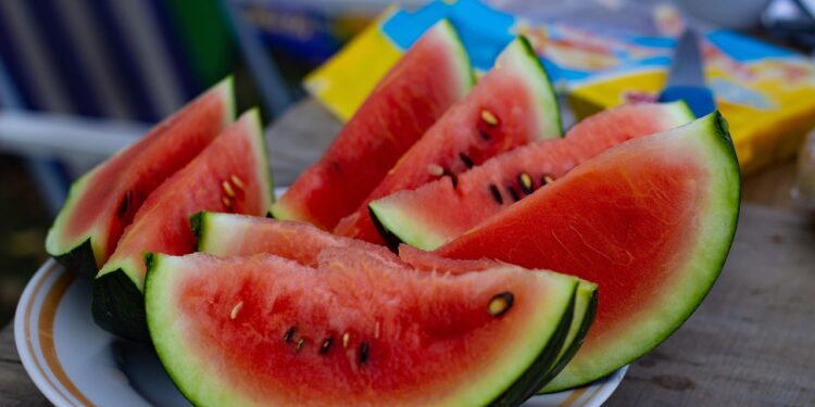 Melancia pode causar problema neurológico grave e exigir até internação