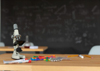 Uma frase dita em sala de aula agora é suficiente para professores perderem o emprego neste país