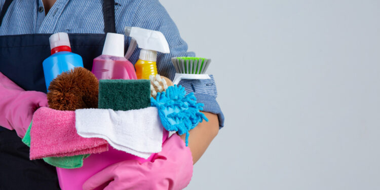 Ingrediente que todo mundo tem na cozinha é capaz de tirar o mau cheiro da casa inteira
