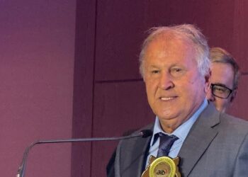 Zico aceita desafio surpreendente e assume a Seleção Brasileira para a Copa em 2026