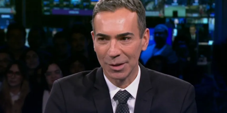 César Tralli quebra protocolo no Jornal Nacional e faz algo que William Bonner odiava