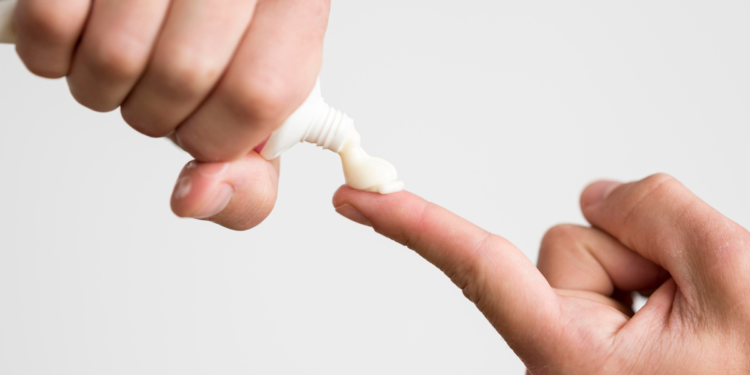 Cientistas brasileiros criam pomada que cicatriza machucados sem dano à pele