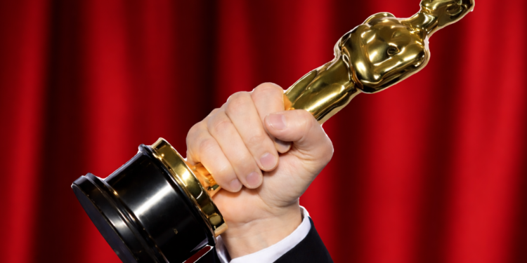 Com apenas 30 anos, ator de Hollywood bate recorde incrível e supera nome lendário do cinema