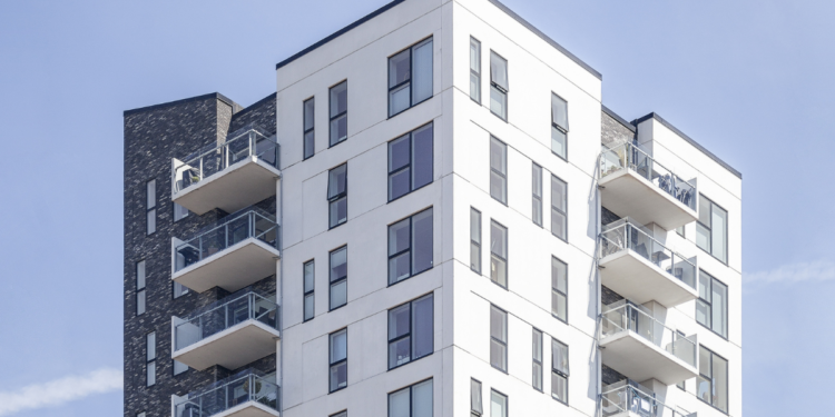 Família construiu um prédio de 15 andares para todos os parentes morarem juntos