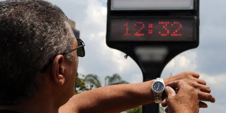 Horário de Verão será realizado em 2026 e já está marcado para 08 de março neste país