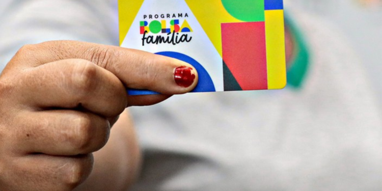 Informação quente: 13º salário do Bolsa Família deve sair do papel em 2026