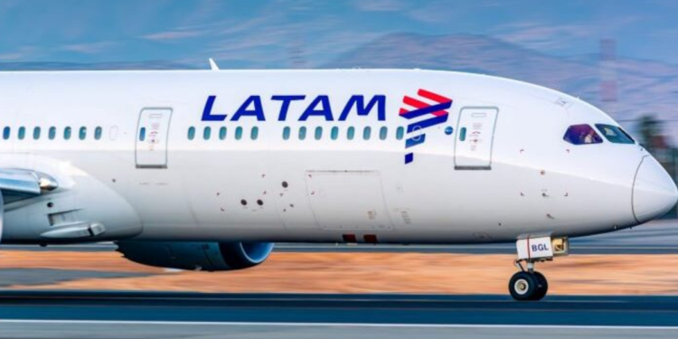 Latam confirma o fim das atividades após a prisão do piloto do avião; profissional está fora da empresa