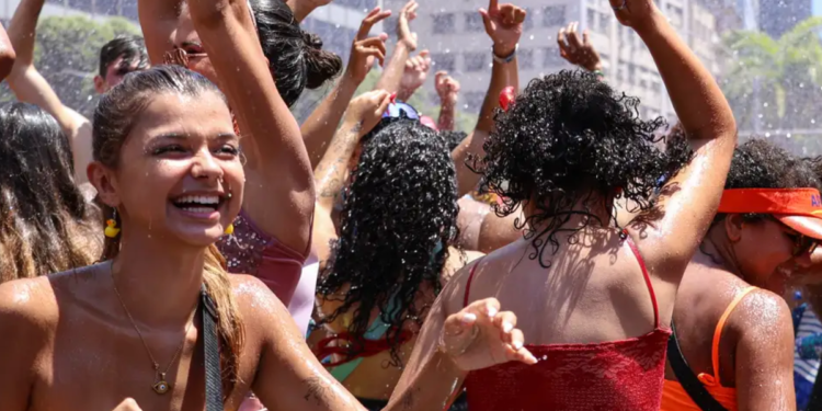 Não é Salvador, não é São Paulo: o destino que está roubando a cena no Carnaval 2026