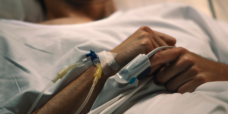 Personagem icônico do SBT é internado e está em estado grave