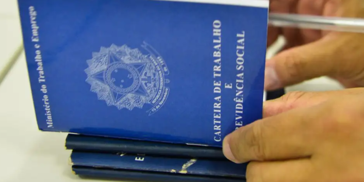 Veja como se aposentar tendo contribuído por apenas 15 anos para o INSS