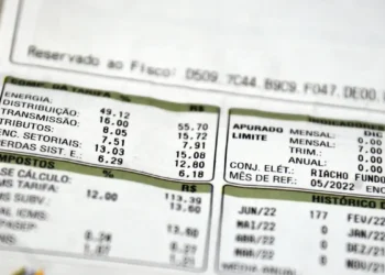 Após mudança nas regras, brasileiros vão pagar mais caro na conta de luz