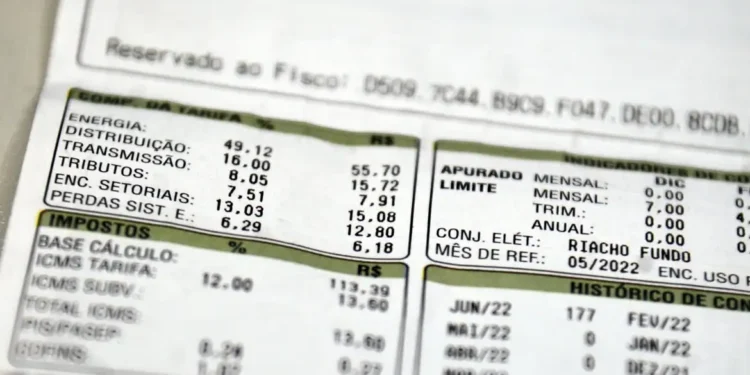 Após mudança nas regras, brasileiros vão pagar mais caro na conta de luz