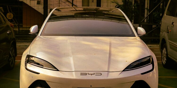 BYD decide patrocinar 2 clubes do futebol brasileiro em 2026