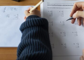 Aluno de 12 anos passa no vestibular em uma das faculdades mais disputadas do Brasil