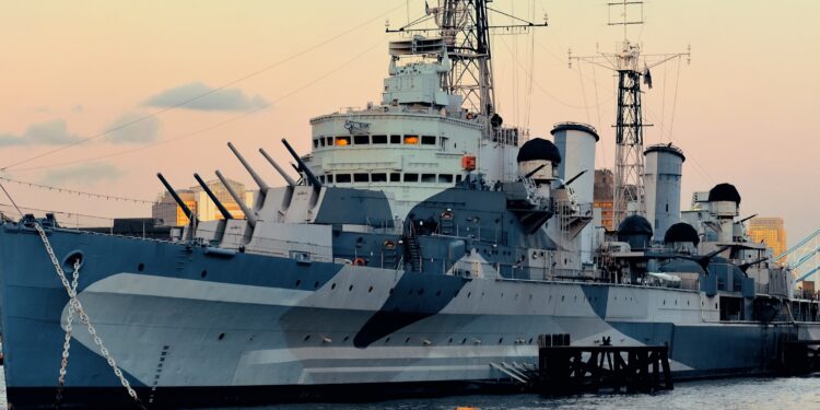 País com a maior frota naval do mundo não é os Estados Unidos, nem a China