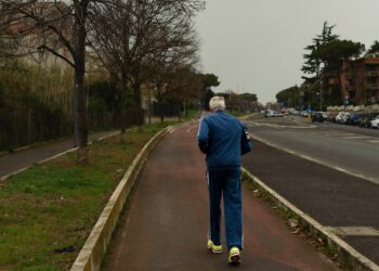 Nem caminhada nem bicicleta: o exercício simples para proteger o coração de idosos