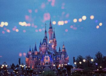 “Disney Brasileira” vai investir R$ 2 bilhões para criar a montanha-russa mais cara e tecnológica do país