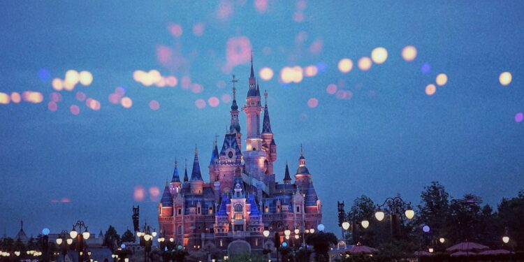 “Disney Brasileira” vai investir R$ 2 bilhões para criar a montanha-russa mais cara e tecnológica do país