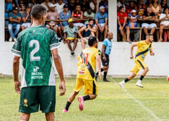 Aos 33 anos, jogador que fez história por Santos e Flamengo vai reforçar time de várzea