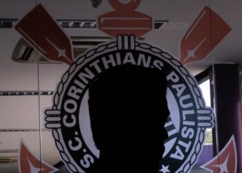Após 30 dias sem dar respostas, jogador do Corinthians retorna aos treinos com grave lesão e não deve atuar mais