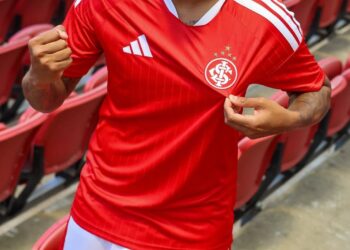 Confirmado: Ronald Araújo, zagueiro do Barcelona, é do Inter