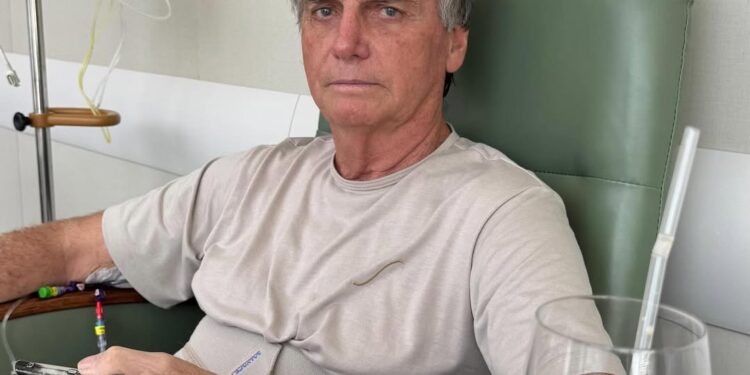 Doença que atingiu Bolsonaro ocorre com frequência no Brasil e preocupa especialistas