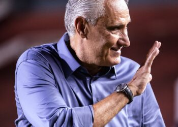 Jornalista revela única condição para Tite não ser demitido do Cruzeiro