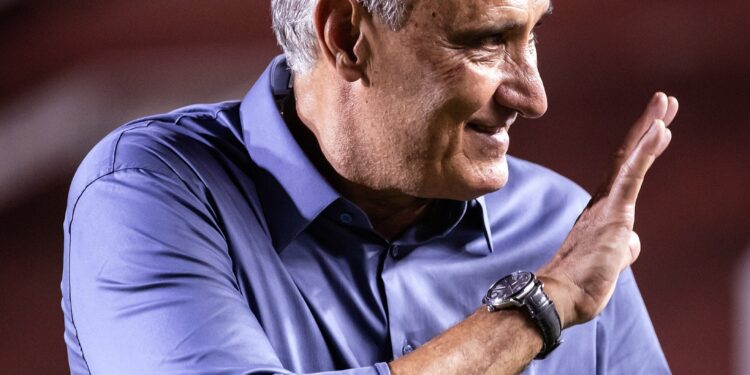 Jornalista revela única condição para Tite não ser demitido do Cruzeiro