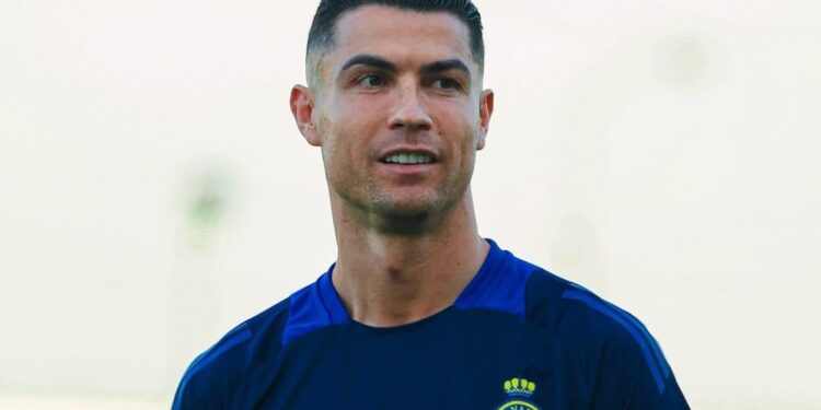 Cristiano Ronaldo fecha contrato com clube espanhol e agora será rival do Real Madrid