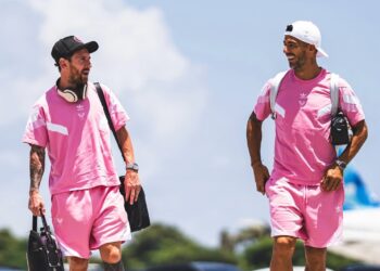 Messi e Suárez assinaram contrato com clube de futebol no Uruguai