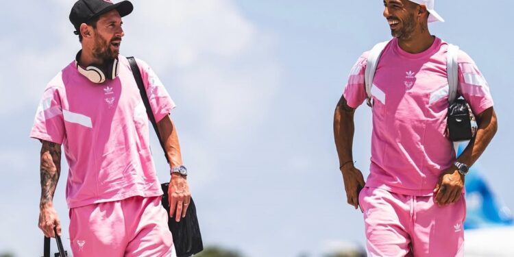 Messi e Suárez assinaram contrato com clube de futebol no Uruguai