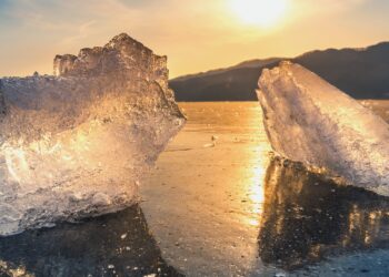Fuso-horário mais insano do mundo: ilhas vizinhas ficam a 4 km de distância, mas vivem com 21 horas de diferença