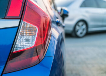 Cobrança volta e motoristas terão que pagar para estacionar nas ruas da cidade