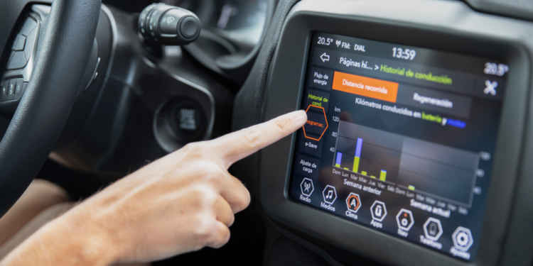 Agora será possível assistir vídeos direto na tela do carro enquanto espera no trânsito