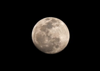 Astronautas embarcam para viagem de 10 dias à Lua nesta quarta-feira (01/04)