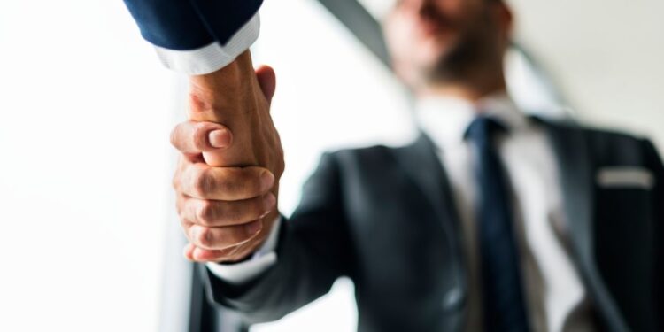 Ator renomado vende empresa por mais de R$ 3 bilhões para a Netflix