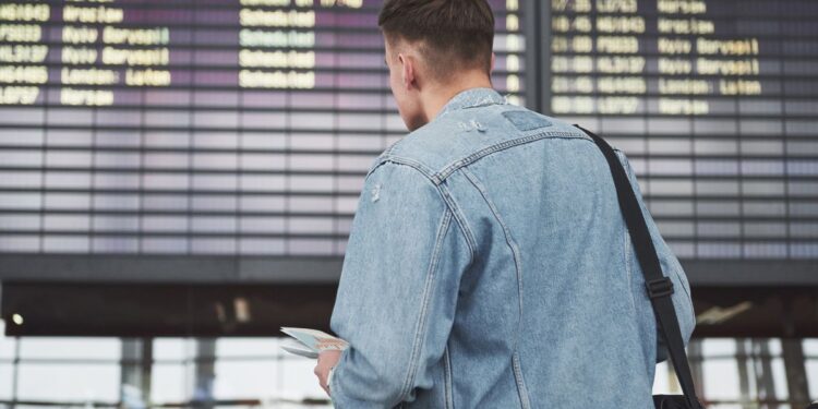 Brasileiros já têm prazo máximo para trocar o RG, caso queiram viajar de avião