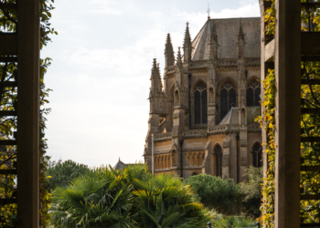 Conheça o país europeu onde o real vale muito dinheiro e brasileiros podem viajar sem gastar tanto