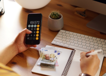 Especialistas fazem alerta sobre nova lei que pode afundar brasileiros em dívidas