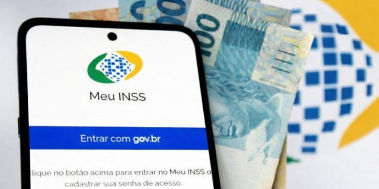 INSS de março chegará junto com a primeira parcela do 13º salário? Está confirmado