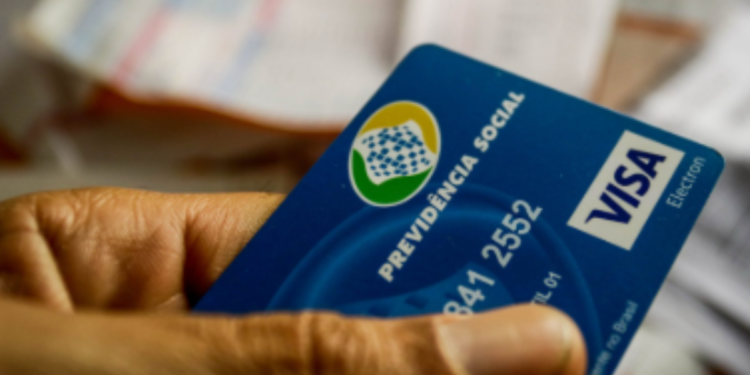 Idosos podem pedir aumento de 25% na aposentadoria em março