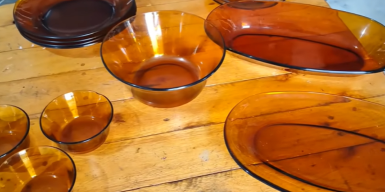 Louça marrom que avós tinham em casa estão valendo uma fortuna atualmente