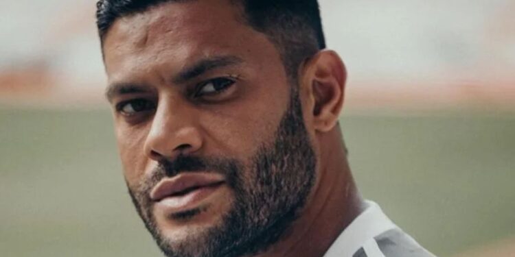 Mesmo ganhando R$ 1,8 milhão por mês, Hulk utiliza o SUS para cuidar da sua filha