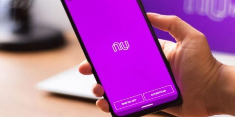 Nubank manda e-mail urgente para todos os clientes com dinheiro guardado no banco