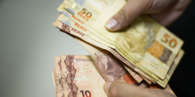 Adeus, notas de papel: dinheiro está sendo recolhido e sairá de circulação no Brasil