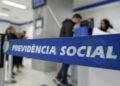 Última chamada do INSS: aposentados têm até esta sexta-feira (20) para retirar valor extra no pagamento de março