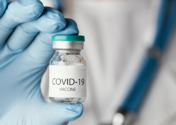 Variante letal da Covid surgida na África preocupa especialistas e está avançando pelo mundo